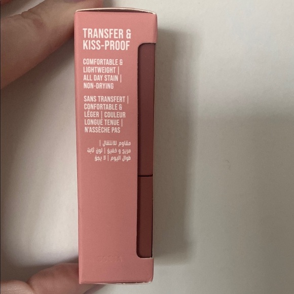 HUDA BEAUTY Lip Blush - Berry Kiss - Picture 3 of 4